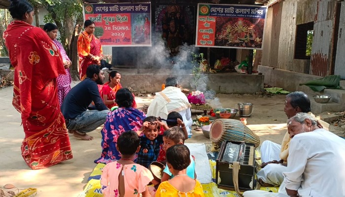 বিধর্মীদের থেকে স্বধর্ম রক্ষায় ‘তুলসী পূজন দিবস’ পালন করল দেশের মাটি কল্যাণ মন্দির